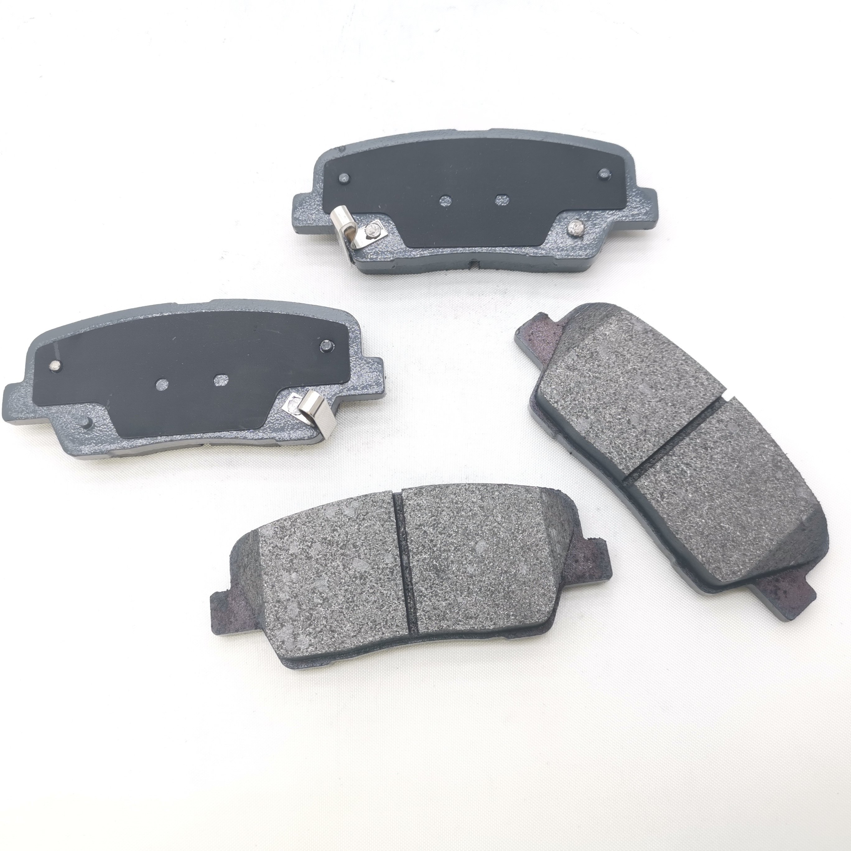 High Quality Stable Performance No Noise Semi-metallic Car Brake Pads